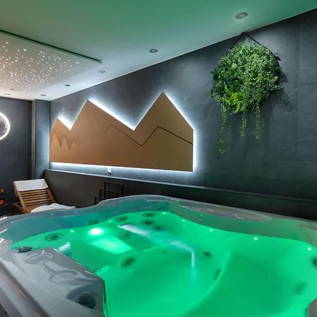 Apartmanica 5b Private Wellness, Garage, 샬레 도노발리